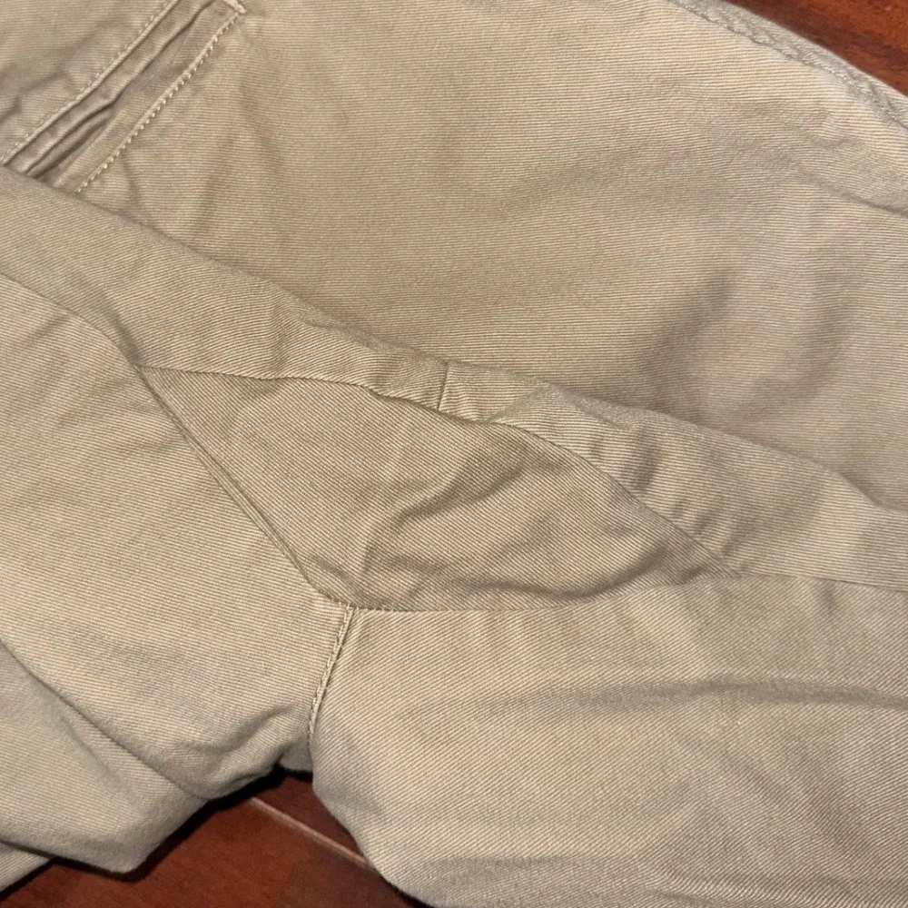 Duluth Trading Co Mens Pleated Chino Pants Khaki Tan Cotton 42x32